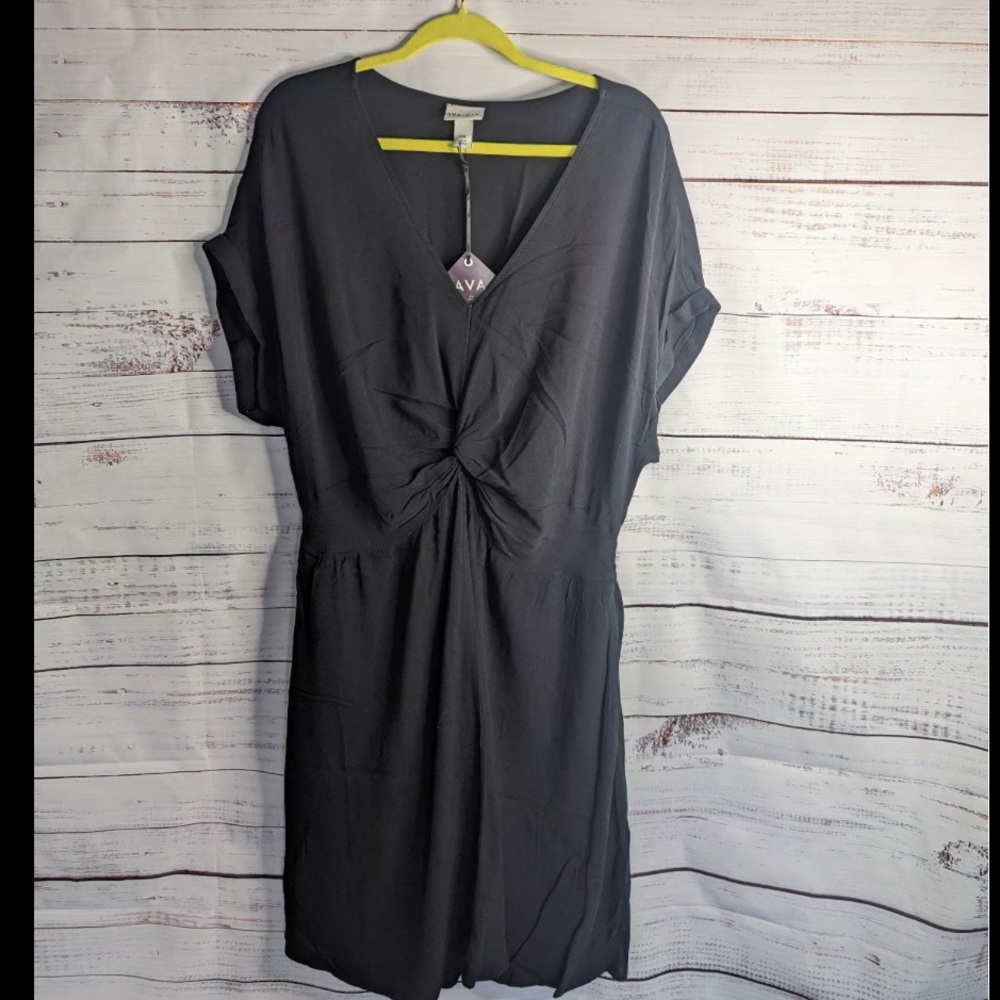NWTS! Super soft Ava &Viv knee length dress . Black 1x